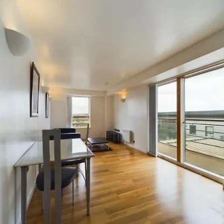 City Centre With Balcony شقة ليدز